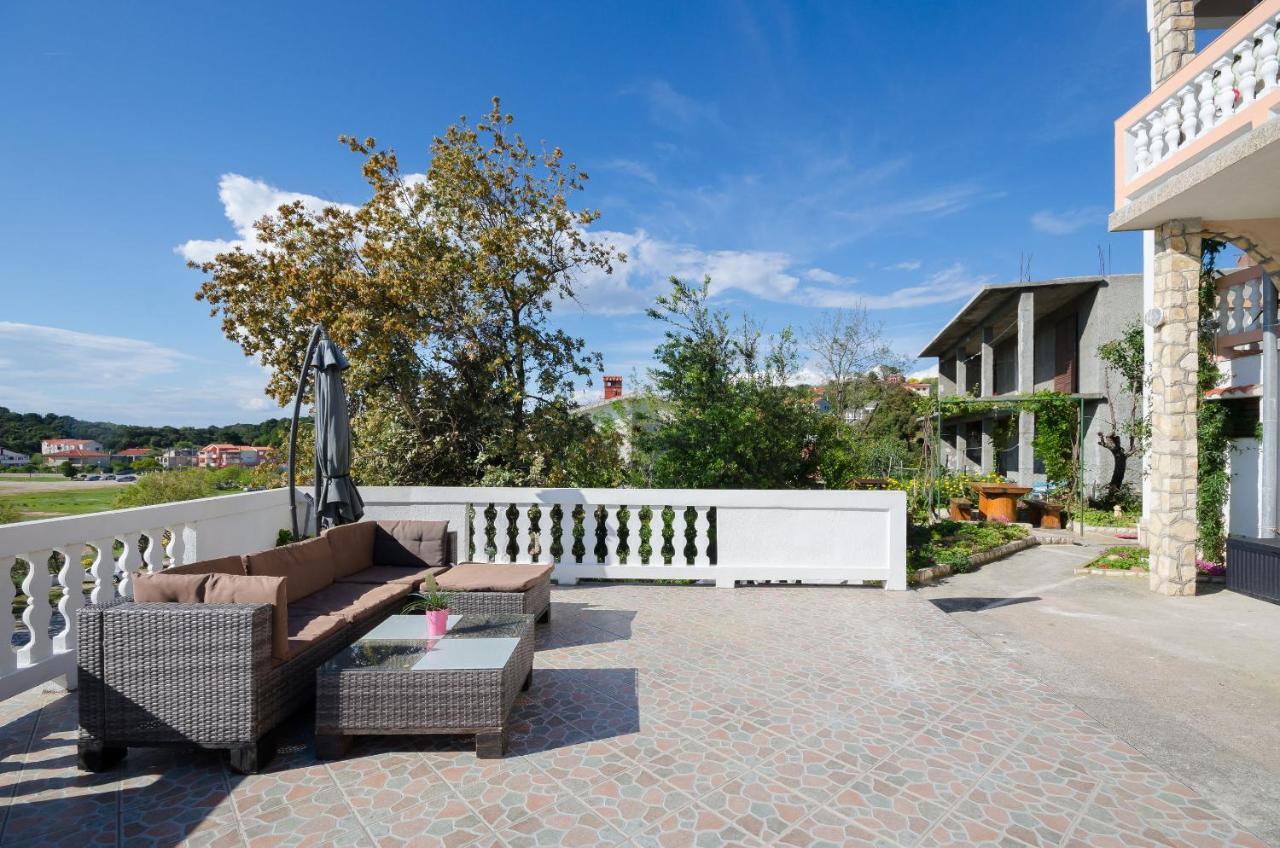 Apartments Albina Lopar Εξωτερικό φωτογραφία
