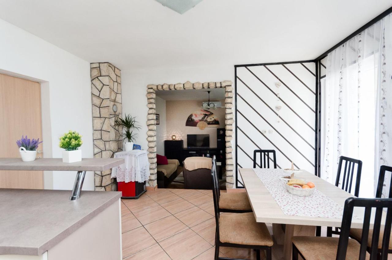 Apartments Albina Lopar Εξωτερικό φωτογραφία