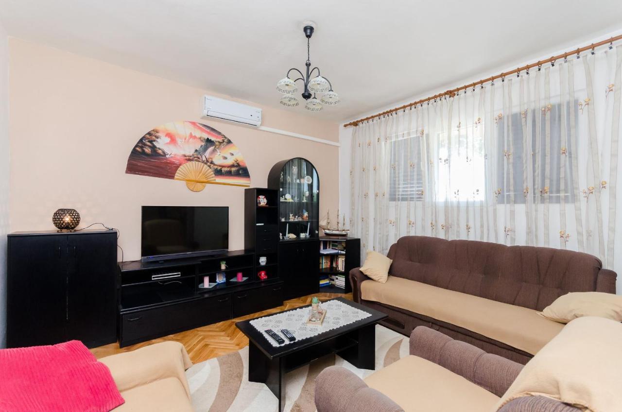 Apartments Albina Lopar Εξωτερικό φωτογραφία