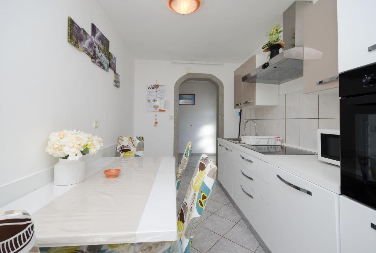 Apartments Albina Lopar Εξωτερικό φωτογραφία