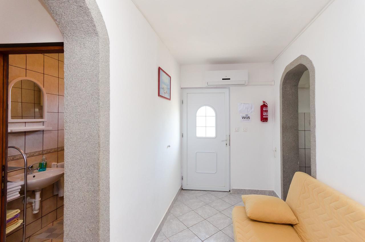 Apartments Albina Lopar Εξωτερικό φωτογραφία
