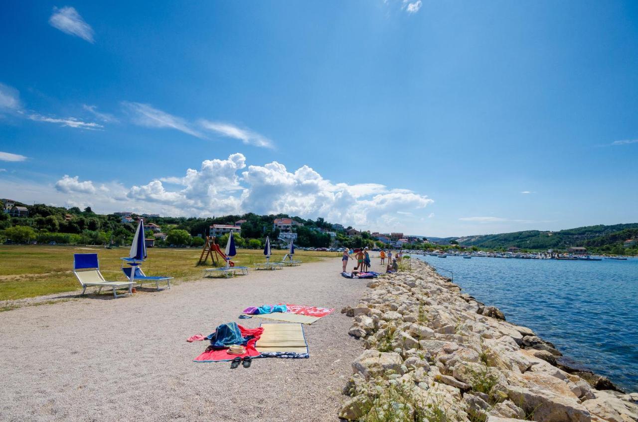 Apartments Albina Lopar Εξωτερικό φωτογραφία